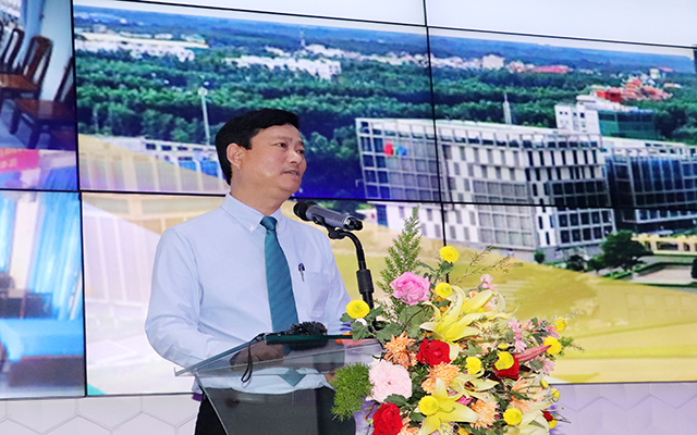 &amp;Ocirc;ng V&amp;otilde; Văn Minh - Ph&amp;oacute; B&amp;iacute; thư Tỉnh ủy, Chủ tịch UBND tỉnh