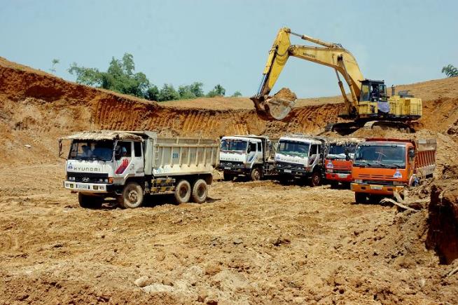 C&amp;ocirc;ng tr&amp;igrave;nh đang thi c&amp;ocirc;ng tại quốc lộ 37, 17 v&amp;agrave; đường tỉnh 292 (x&amp;atilde; T&amp;acirc;n Y&amp;ecirc;n, huyện Lạng Giang, tỉnh Bắc Giang)
