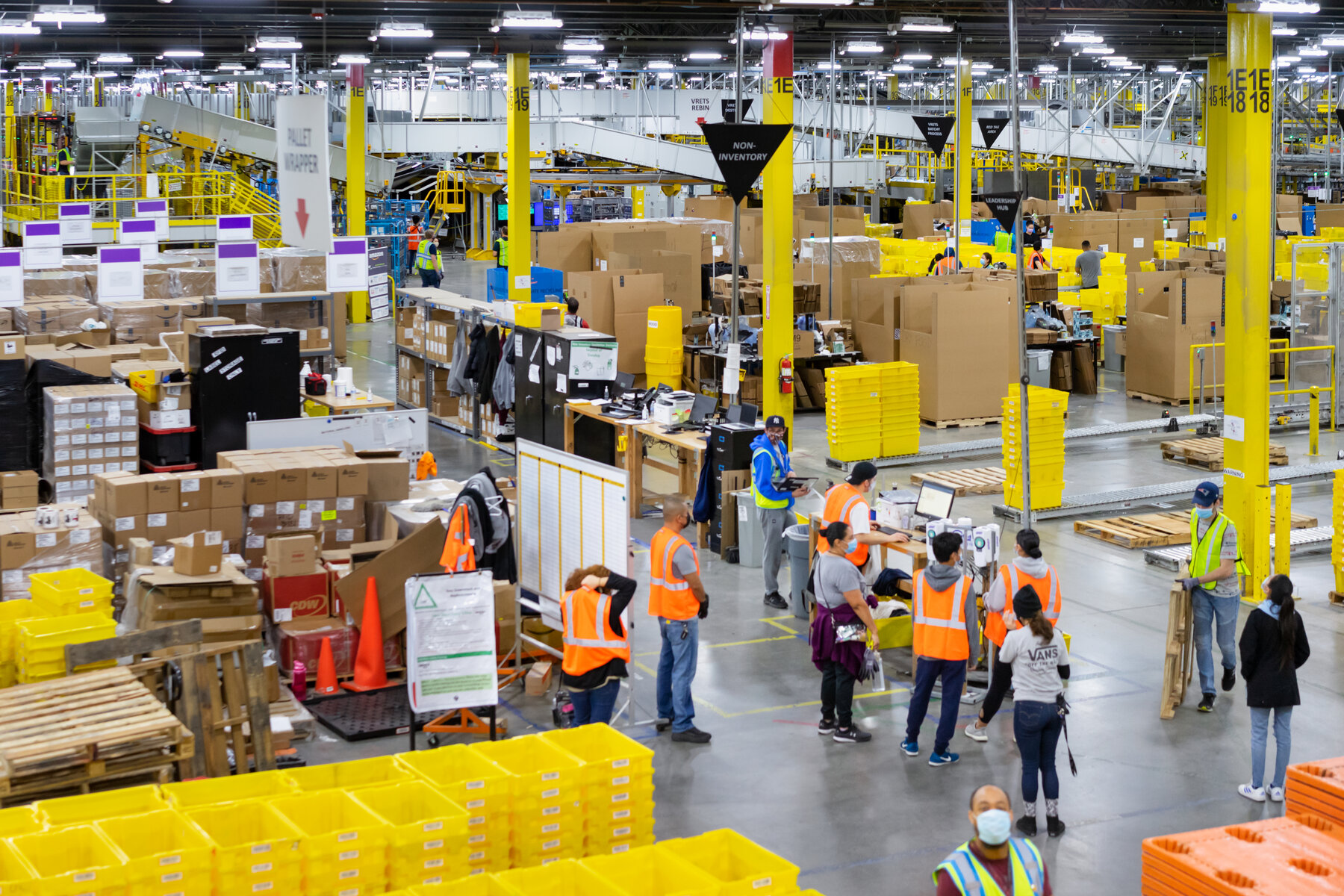 Amazon c&amp;oacute; hơn 1,5 triệu nh&amp;acirc;n vi&amp;ecirc;n v&amp;agrave;o cuối th&amp;aacute;ng 9.2021,