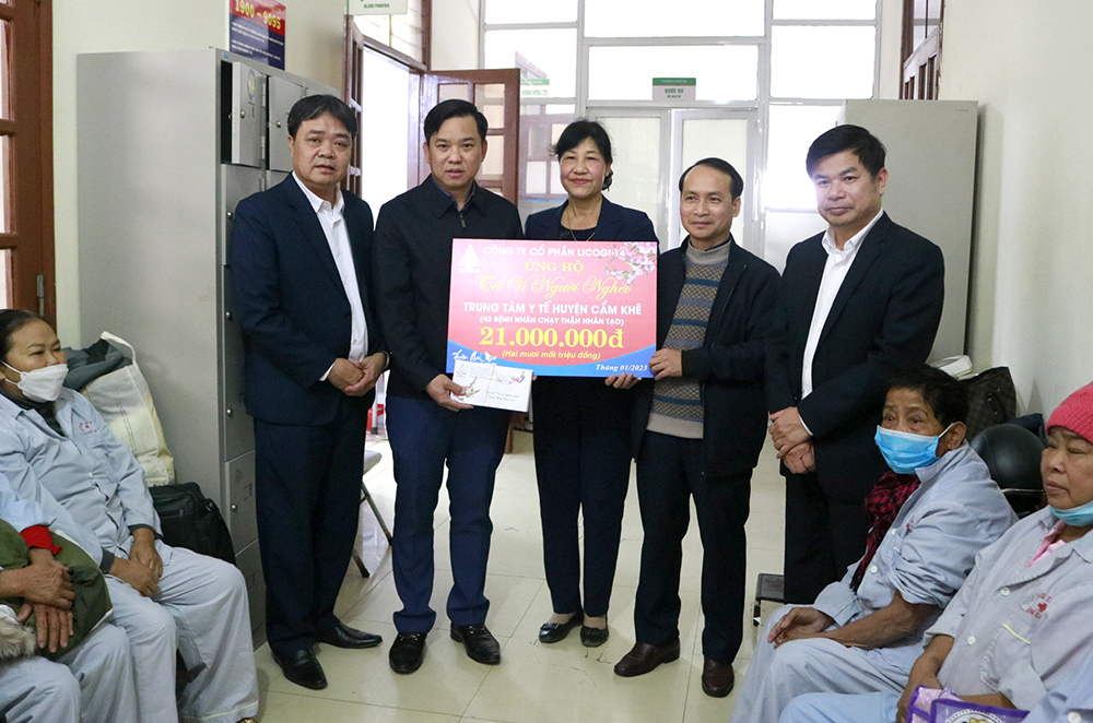 42 phần qu&amp;agrave; đ&amp;atilde; được C&amp;ocirc;ng ty Cổ phần Licogi14 trao tặng bệnh nh&amp;acirc;n đang chạy thận nh&amp;acirc;n tạo