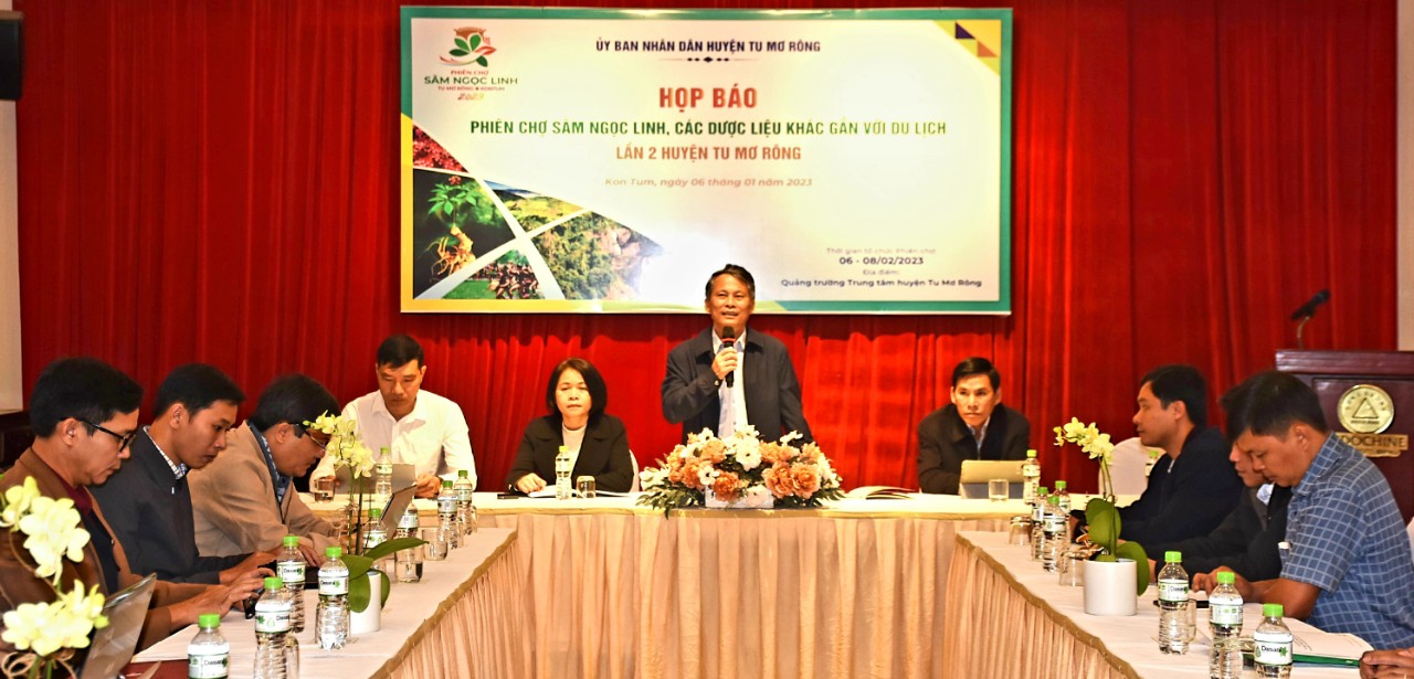 &amp;Ocirc;ng V&amp;otilde; Trung Mạnh- Chủ tịch UBND huyện Tu Mơ R&amp;ocirc;ng cho biết: So với Phi&amp;ecirc;n chợ lần thứ 1, Phi&amp;ecirc;n chợ lần 2 cũng c&amp;oacute; nhiều hoạt động