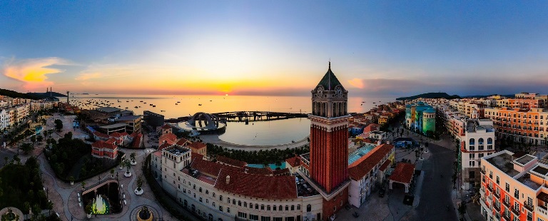 To&amp;agrave;n cảnh Thị trấn Ho&amp;agrave;ng H&amp;ocirc;n, nam đảo Ph&amp;uacute; Quốc