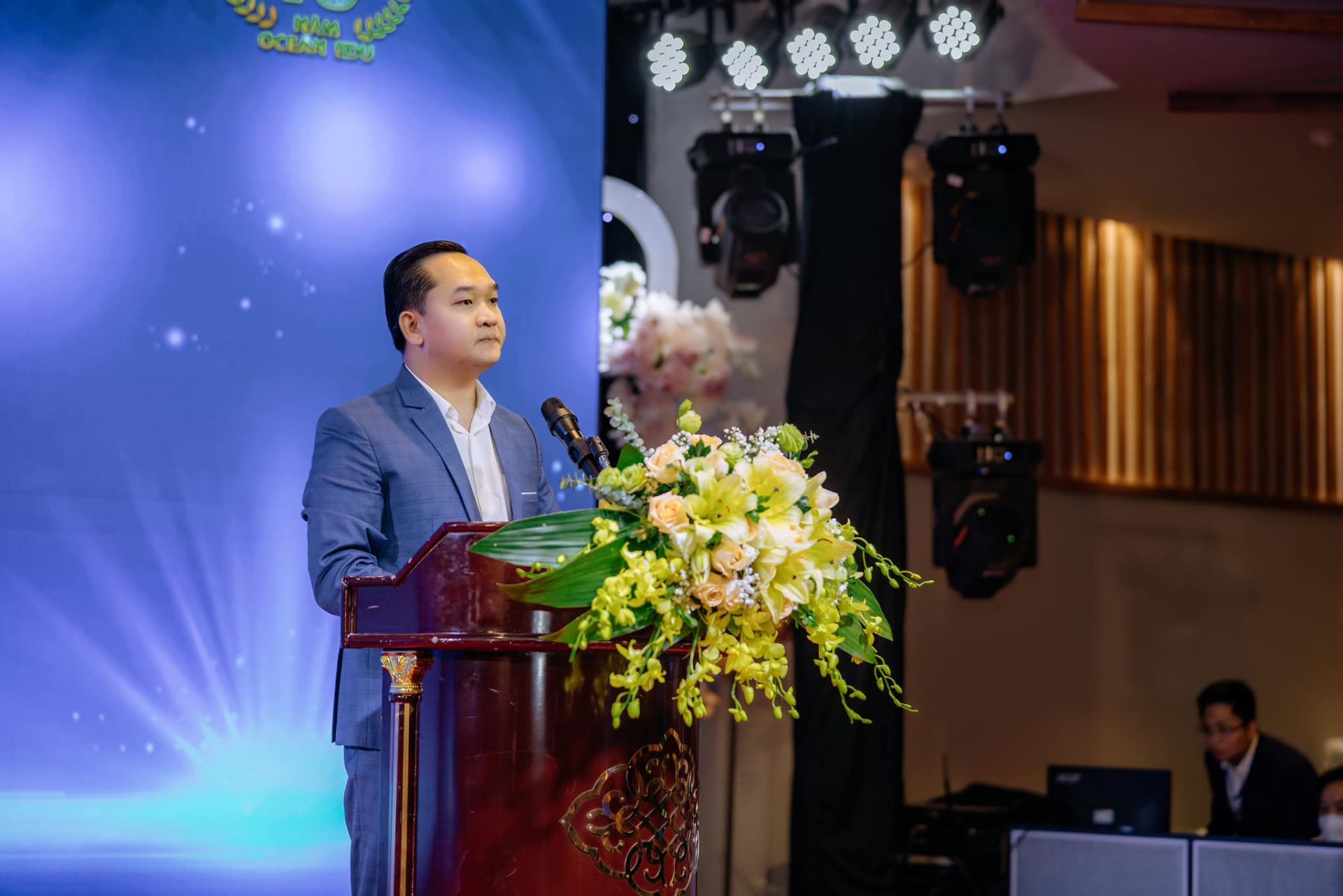 &amp;Ocirc;ng Nguyễn Văn Thưởng - Ph&amp;oacute; Tổng gi&amp;aacute;m đốc khối Tuyển sinh  &amp;ndash; đại diện cho Ban l&amp;atilde;nh đạo c&amp;ocirc;ng ty ph&amp;aacute;t biểu khai mạc chương tr&amp;igrave;nh