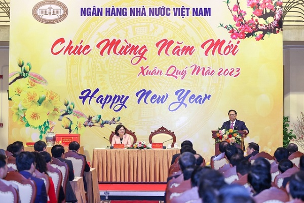Thủ tướng nêu rõ 3 điểm mà ngành ngân hàng cần cố gắng hơn, nỗ lực khắc phục kịp thời, càng sớm càng tốt trong thời gian tới (Ảnh: VGP/Nhật Bắc) Thủ tướng nêu rõ 3 điểm mà ngành ngân hàng cần cố gắng hơn, nỗ lực khắc phục kịp thời, càng sớm càng tốt trong thời gian tới (Ảnh: VGP/Nhật Bắc)