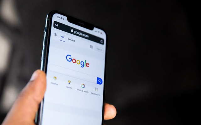 Alphabet đang trả cho Apple từ 8-12 tỷ USD mỗi năm để Google trở th&amp;agrave;nh c&amp;ocirc;ng cụ t&amp;igrave;m kiếm mặc định tr&amp;ecirc;n iOS.