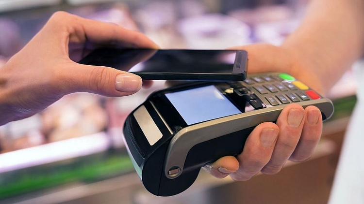 Gi&amp;aacute; trị giao dịch thanh to&amp;aacute;n kh&amp;ocirc;ng d&amp;ugrave;ng tiền mặt 2023 tăng 50% so với năm ngo&amp;aacute;i
