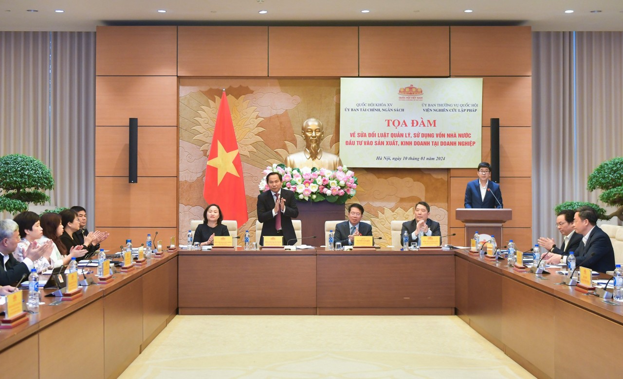 C&amp;aacute;c đại biểu tham dự tọa đ&amp;agrave;m