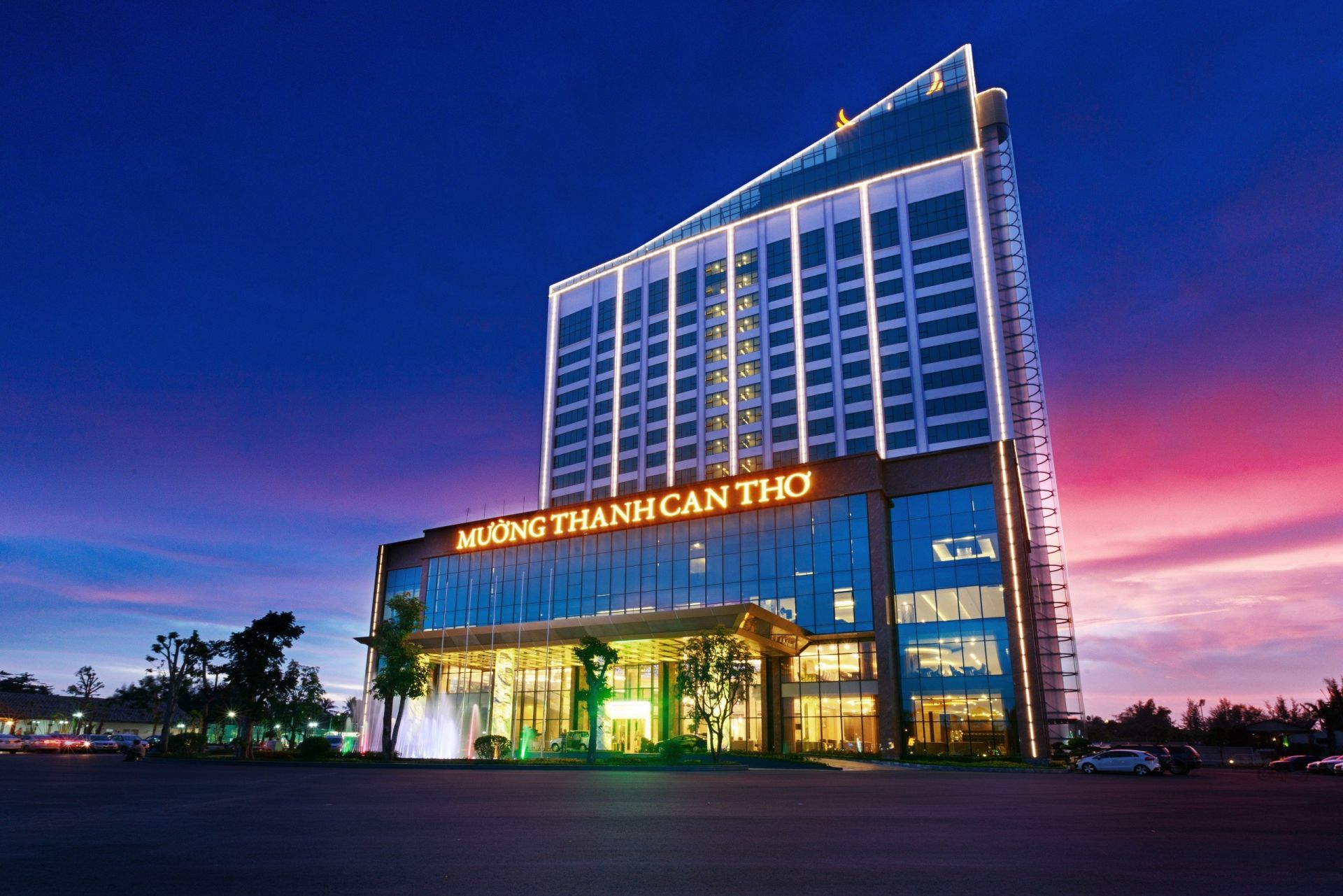 Kh&amp;aacute;ch sạn Mường Thanh Luxury Cần Thơ về đ&amp;ecirc;m.