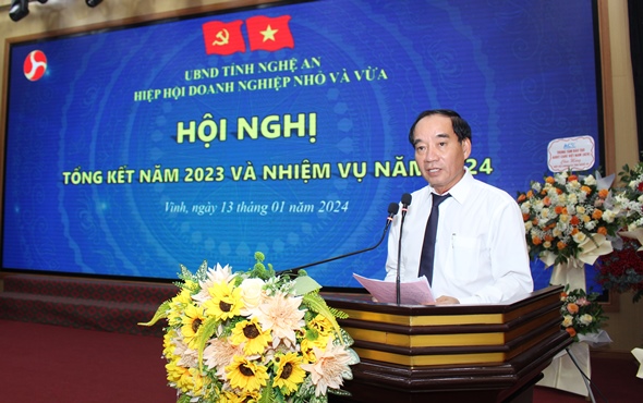 &amp;Ocirc;ng Ho&amp;agrave;ng Viết Đường - Chủ tịch Hội DNN&amp;amp;V tỉnh Nghệ An ph&amp;aacute;t biểu khai mạc Hội nghị tổng kết hoạt động năm 2023 v&amp;agrave; triển khai nhiệm vụ năm 2024 của Hội