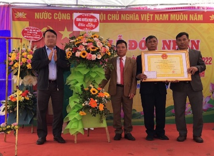 D&amp;ograve;ng họ L&amp;ecirc; Văn ở x&amp;atilde; Nghi Thịnh (huyện Nghi Lộc) đ&amp;oacute;n nhận danh hiệu D&amp;ograve;ng họ văn ho&amp;aacute; năm 2022.