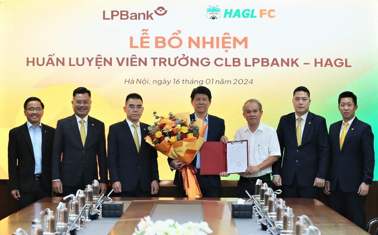 Ảnh minh họa&amp;Ocirc;ng Vũ Tiến Th&amp;agrave;nh ch&amp;iacute;nh thức được trao bổ nhiệm l&amp;agrave;m Huấn luyện vi&amp;ecirc;n trưởng CLB B&amp;oacute;ng đ&amp;aacute; LPBank HAGL