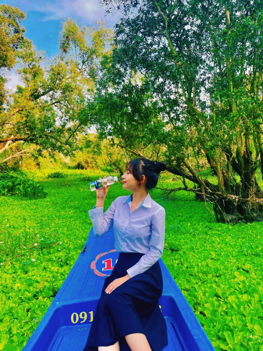 Nước uống thi&amp;ecirc;n nhi&amp;ecirc;n An Hảo t&amp;ocirc;n l&amp;ecirc;n vẻ đẹp thuần khiết cho người phụ nữ.