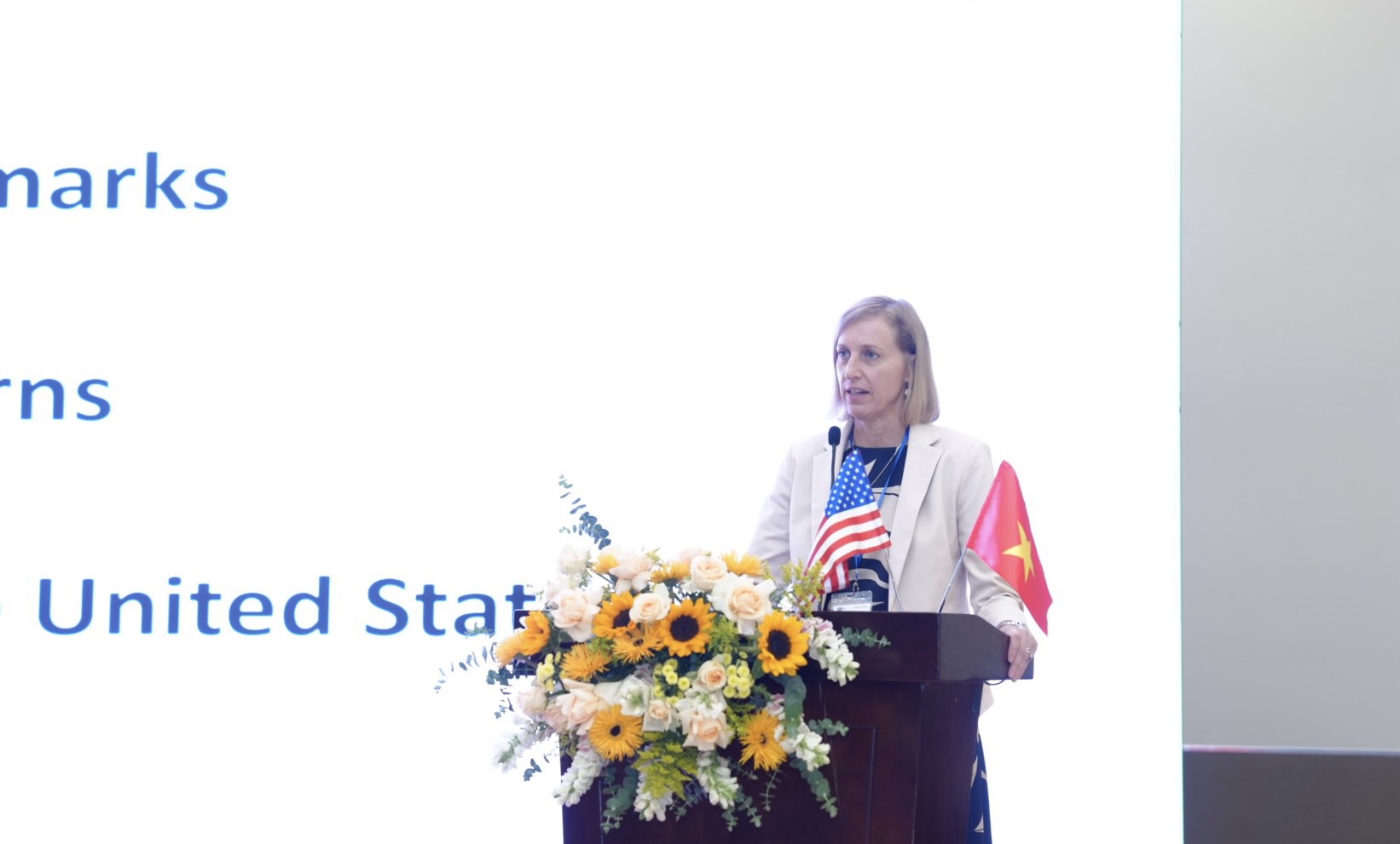B&amp;agrave; Susan Burns, Tổng l&amp;atilde;nh sự qu&amp;aacute;n Hoa Kỳ tại Th&amp;agrave;nh phố Hồ Ch&amp;iacute; Minh