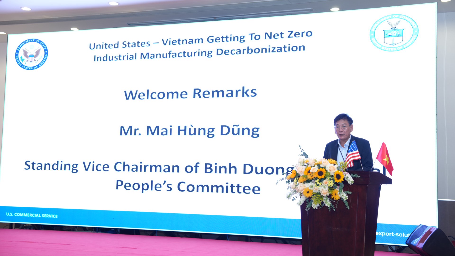 &amp;ocirc;ng Mai H&amp;ugrave;ng Dũng &amp;ndash; Ph&amp;oacute; Chủ tịch Thường trực UBND tỉnh B&amp;igrave;nh Dương   ph&amp;aacute;t biểu tại Hội thảo
