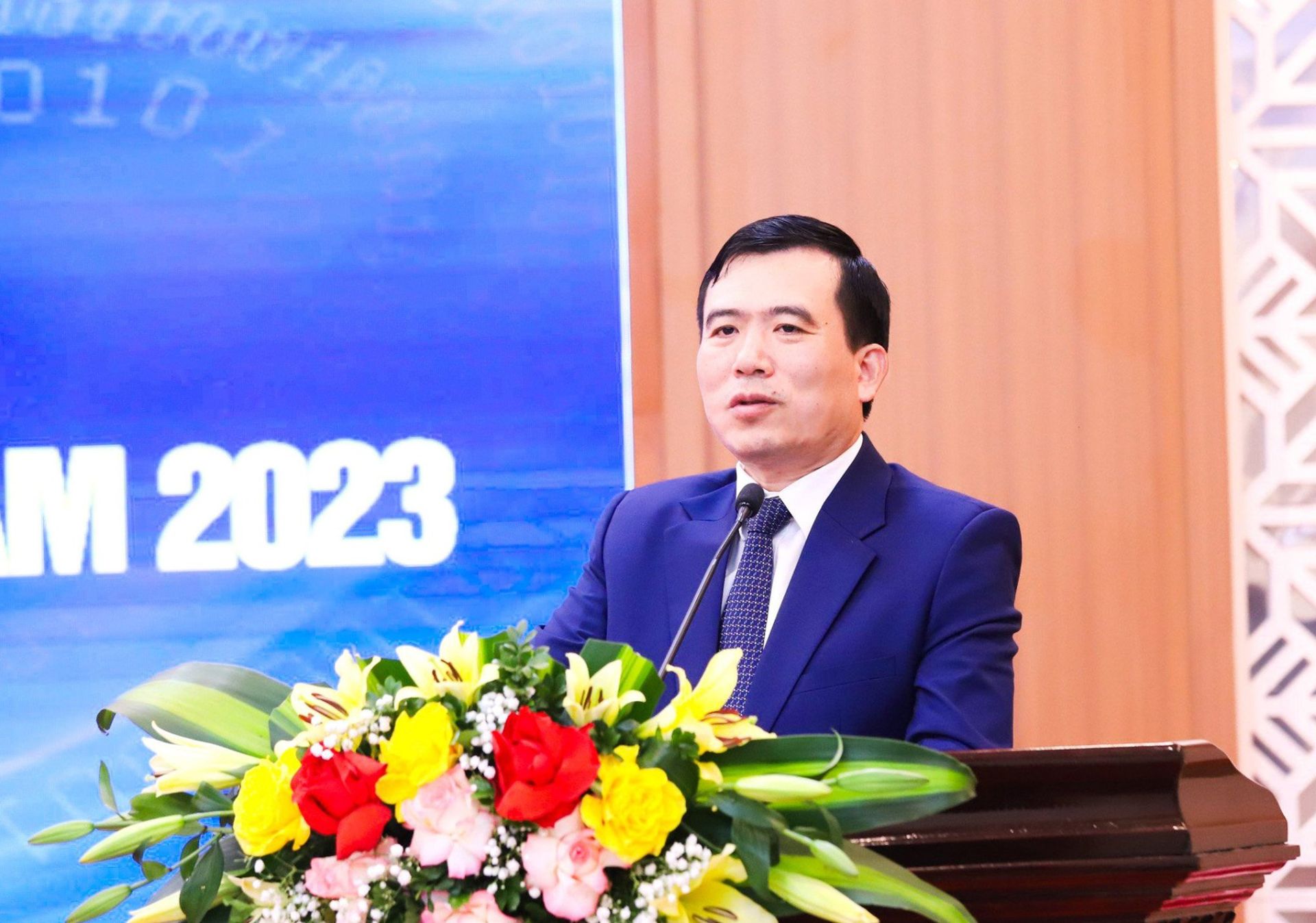 &amp;Ocirc;ng Nguyễn Minh Tường - Gi&amp;aacute;m đốc Sở Th&amp;ocirc;ng tin &amp;amp; Truyền th&amp;ocirc;ng ph&amp;aacute;t biểu tại hội nghị tổng kết hoạt động doanh nghiệp bưu ch&amp;iacute;nh, viễn th&amp;ocirc;ng năm 2023, triển khai nhiệm vụ năm 2024 (ng&amp;agrave;y 22/1)
