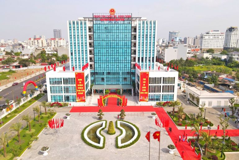Năm 2023, Trung t&amp;acirc;m Ch&amp;iacute;nh trị - H&amp;agrave;nh ch&amp;iacute;nh Quận Ng&amp;ocirc; Quyền (th&amp;agrave;nh phố Hải Ph&amp;ograve;ng) được ho&amp;agrave;n th&amp;agrave;nh v&amp;agrave; đưa v&amp;agrave;o sử dụng với diện mạo mới, khang trang, văn minh, hiện đại.