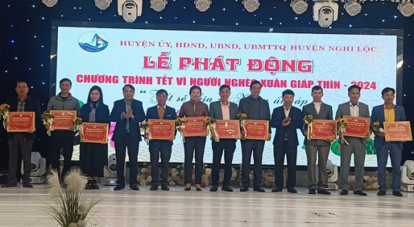 Nghi Lộc tiếp nhận hơn 4,8 tỷ đồng ủng hộ “Tết vì người nghèo” từ cộng đồng doanh nghiệp…