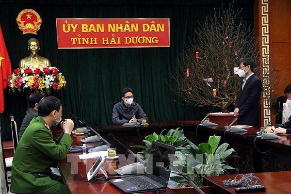 Quang cảnh buổi l&amp;agrave;m việc giữa Ph&amp;oacute; Thủ tướng Vũ Đức Đam với l&amp;atilde;nh đạo Ban Chỉ đạo ph&amp;ograve;ng chống dịch COVID-19 tỉnh Hải Dương