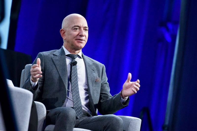 Jeff Bezos th&amp;ocirc;ng b&amp;aacute;o từ chức CEO Amazon