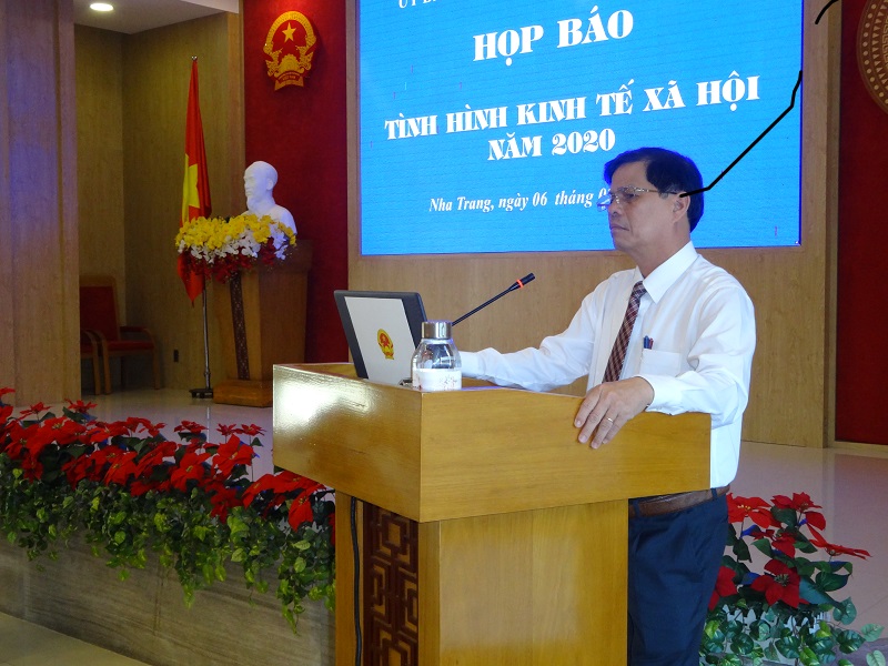 &amp;Ocirc;ng Nguyễn Tấn Tu&amp;acirc;n, Ph&amp;oacute; B&amp;iacute; thư Tỉnh ủy, Chủ tịch UBND tỉnh ph&amp;aacute;t biểu chỉ đạo Họp b&amp;aacute;o.