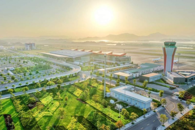 To&amp;agrave;n cảnh Cảng HKQT V&amp;acirc;n Đồn