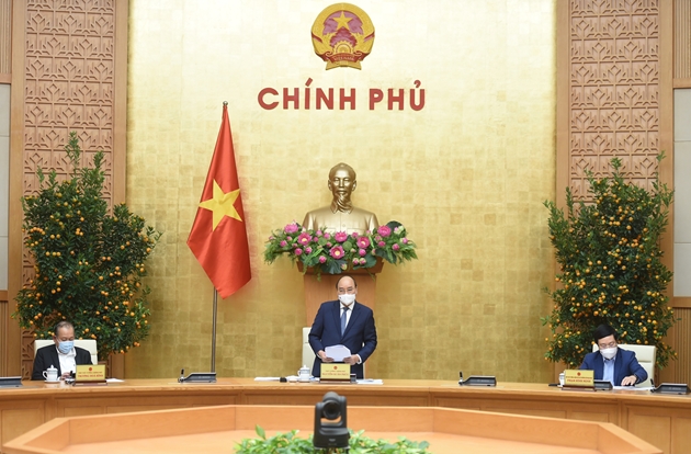 Thủ tướng Nguyễn Xu&amp;acirc;n Ph&amp;uacute;c tại cuộc họp chiều 17/2