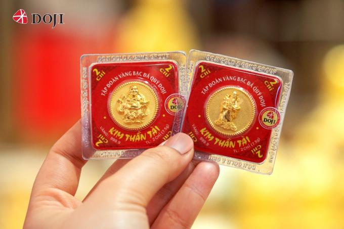 Một lựa chọn kh&amp;aacute;c cho kh&amp;aacute;ch h&amp;agrave;ng đối với d&amp;ograve;ng sản phẩm v&amp;agrave;ng &amp;eacute;p vỉ 999.9 l&amp;agrave; đồng v&amp;agrave;ng Thần T&amp;agrave;i Thịnh Vượng, Thần T&amp;agrave;i Đại Phất. &amp;Ocirc;ng Thần T&amp;agrave;i c&amp;oacute; nụ cười hiền từ, nh&amp;acirc;n hậu hiện diện cho sự ph&amp;uacute; qu&amp;yacute;, b&amp;igrave;nh an gi&amp;uacute;p cho gia đ&amp;igrave;nh &amp;ecirc;m ấm, kinh doanh ph&amp;aacute;t t&amp;agrave;i ph&amp;aacute;t lộc.