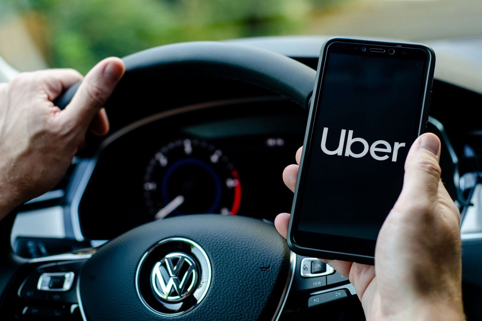 Theo ph&amp;aacute;n quyết của T&amp;ograve;a &amp;aacute;n Tối cao Anh, một nh&amp;oacute;m l&amp;aacute;i xe của h&amp;atilde;ng xe c&amp;ocirc;ng nghệ Uber được hưởng c&amp;aacute;c quyền của người lao động, chứ kh&amp;ocirc;ng phải l&amp;agrave; cộng t&amp;aacute;c vi&amp;ecirc;n theo hợp đồng.