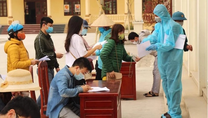 Doanh nghiệp tại Cẩm Gi&amp;agrave;ng phải x&amp;eacute;t nghiệm cho c&amp;ocirc;ng nh&amp;acirc;n, kết quả &amp;acirc;m t&amp;iacute;nh mới được hoạt động. Ảnh - Bộ Y tế.