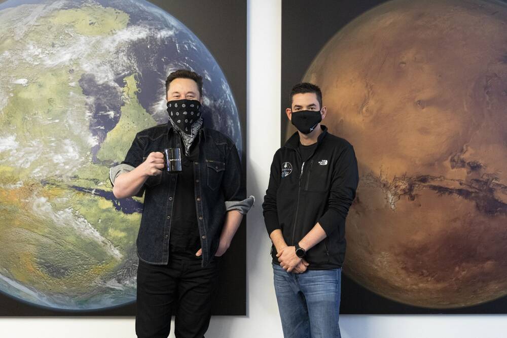 Người s&amp;aacute;ng lập ki&amp;ecirc;m CEO SpaceX, Elon Musk v&amp;agrave; tỷ ph&amp;uacute; Jared Isaacman (Ảnh: SpaceX)