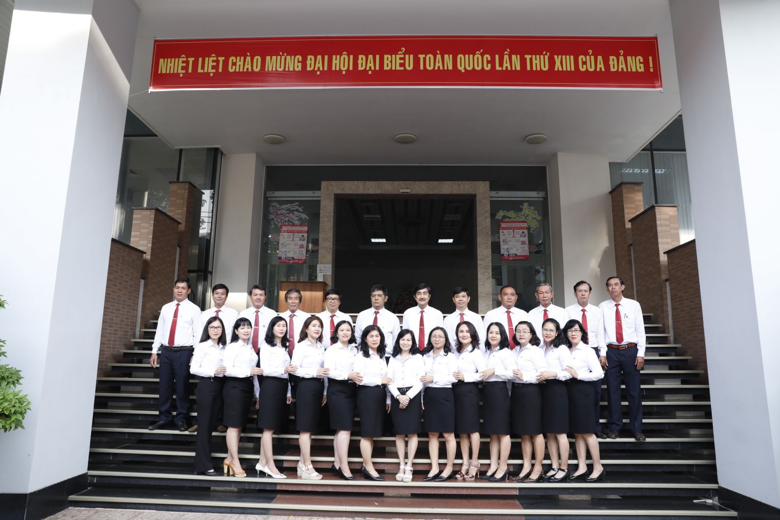 L&amp;atilde;nh đạo c&amp;ugrave;ng c&amp;aacute;c trưởng ph&amp;oacute; ph&amp;ograve;ng ban C&amp;ocirc;ng ty