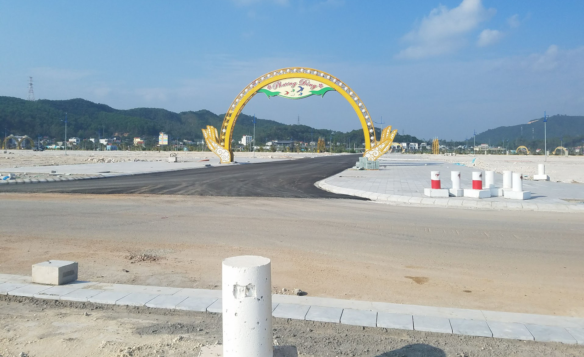 Lợi dụng ch&amp;iacute;nh quyền lo dập dịch Covid-19, doanh nghiệp đổ đất, lấn biển tr&amp;aacute;i ph&amp;eacute;p - Ảnh 1.