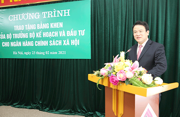 Thứ trưởng Bộ Kế hoạch v&amp;agrave; Đầu tư Trần Quốc Phương ph&amp;aacute;t biểu