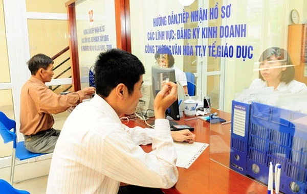 H&amp;agrave;ng loạt ch&amp;iacute;nh s&amp;aacute;ch giảm c&amp;aacute;c loại ph&amp;iacute;, lệ ph&amp;iacute; đ&amp;atilde; ban h&amp;agrave;nh của Bộ T&amp;agrave;i ch&amp;iacute;nh nhằm kịp thời giảm thiểu kh&amp;oacute; khăn do dịch Covid-19 g&amp;acirc;y ra cho doanh nghiệp, hộ c&amp;aacute; nh&amp;acirc;n kinh doanh