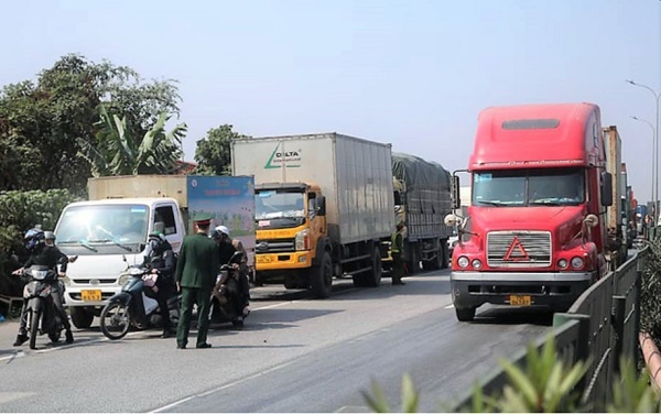 L&amp;atilde;nh đạo TP. Hải Ph&amp;ograve;ng khẳng định, h&amp;agrave;ng h&amp;oacute;a xuất nhập khẩu v&amp;agrave; phục vụ sản xuất từ Hải Dương ra v&amp;agrave;o Hải Ph&amp;ograve;ng vẫn lưu th&amp;ocirc;ng, kh&amp;ocirc;ng c&amp;oacute; chuyện g&amp;acirc;y kh&amp;oacute;,