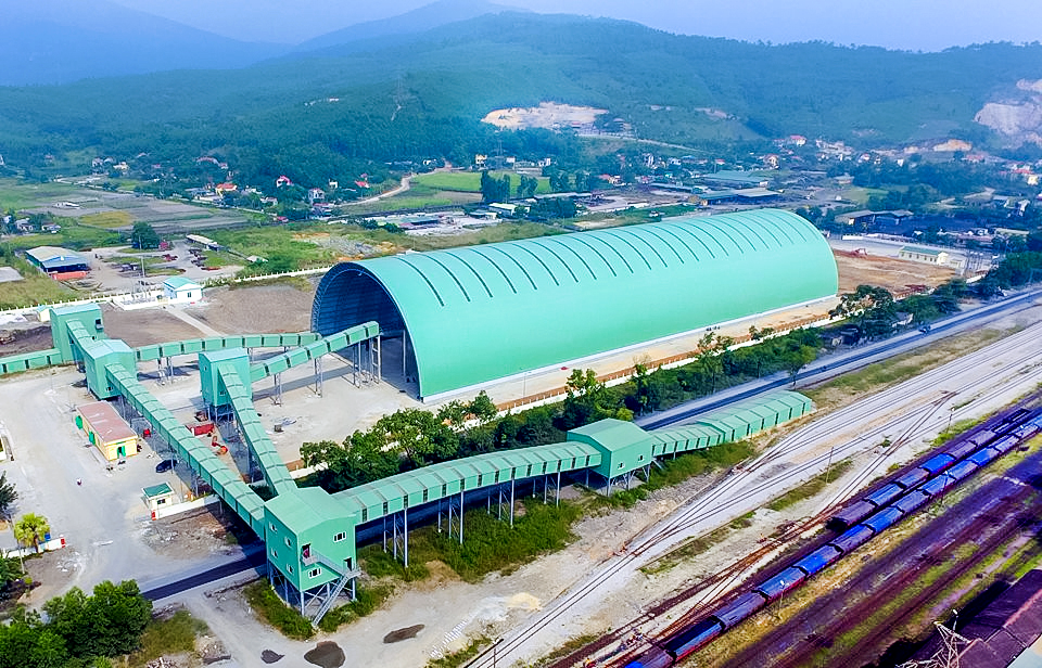 Tuyến băng tải vận chuyển than Khe Ng&amp;aacute;t - Điền C&amp;ocirc;ng (TP U&amp;ocirc;ng B&amp;iacute;) c&amp;oacute; mức đầu tư gần 1.300 tỷ đồng