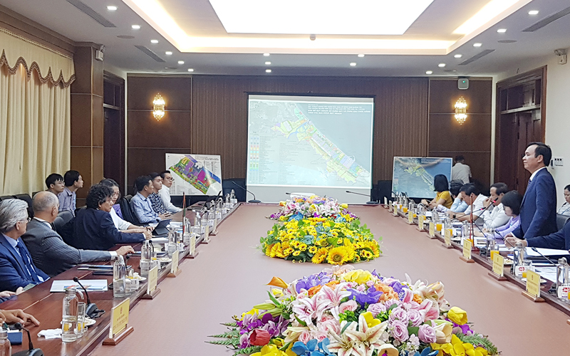 Chủ tịch UBND tỉnh Quảng Trị V&amp;otilde; Văn Hưng giới thiệu tiềm năng năng lượng của tỉnh với C&amp;ocirc;ng ty năng lượng Eni Việt Nam