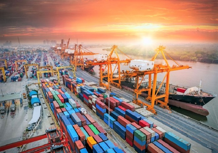 C&amp;aacute;c khu vực cảng biển c&amp;oacute; khối lượng h&amp;agrave;ng h&amp;oacute;a th&amp;ocirc;ng qua tăng cao. Ảnh: Internet