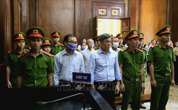 Nguy&amp;ecirc;n Ph&amp;oacute; Chủ tịch UBND TP. Hồ Ch&amp;iacute; Minh Nguyễn Th&amp;agrave;nh T&amp;agrave;i v&amp;agrave; c&amp;aacute;c đồng phạm phạm tội &amp;ldquo;Vi phạm quy định về quản l&amp;yacute;, sử dụng t&amp;agrave;i sản Nh&amp;agrave; nước g&amp;acirc;y thất tho&amp;aacute;t, l&amp;atilde;ng ph&amp;iacute;&amp;rdquo; bị tuy&amp;ecirc;n &amp;aacute;n phạt t&amp;ugrave; tại phi&amp;ecirc;n x&amp;eacute;t xử hồi th&amp;aacute;ng 9/2020