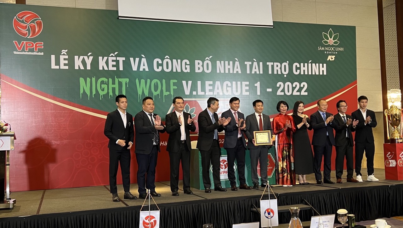 Lễ k&amp;yacute; kết v&amp;agrave; c&amp;ocirc;ng bố nh&amp;agrave; t&amp;agrave;i trợ ch&amp;iacute;nh Giải b&amp;oacute;ng đ&amp;aacute; v&amp;ocirc; địch Quốc gia V.League 2022.