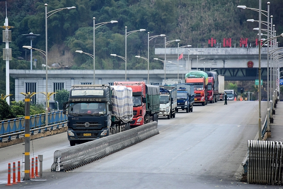 T&amp;iacute;nh đến s&amp;aacute;ng ng&amp;agrave;y 11/2/2022, tổng lượng xe h&amp;agrave;ng chờ xuất khẩu tại 03 khu vực cửa khẩu Hữu Nghị, T&amp;acirc;n Thanh, Chi Ma đạt 1.646 xe
