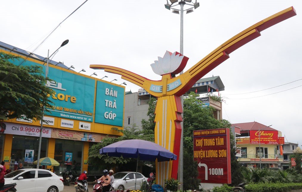 Đ&amp;ocirc; thị thị trấn Lương Sơn (Lương Sơn) được x&amp;acirc;y dựng ng&amp;agrave;y c&amp;agrave;ng khang trang, hiện đại.