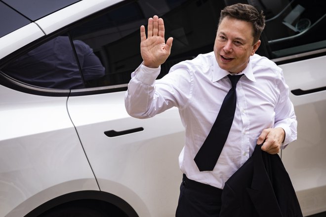 Tỷ ph&amp;uacute; Elon Musk