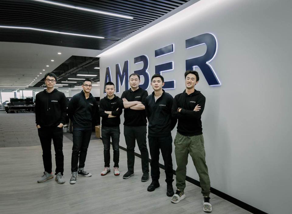 Nh&amp;oacute;m Amber đ&amp;atilde; đạt được vị thế kỳ l&amp;acirc;n v&amp;agrave;o th&amp;aacute;ng 6 năm ngo&amp;aacute;i. NH&amp;Oacute;M AMBER