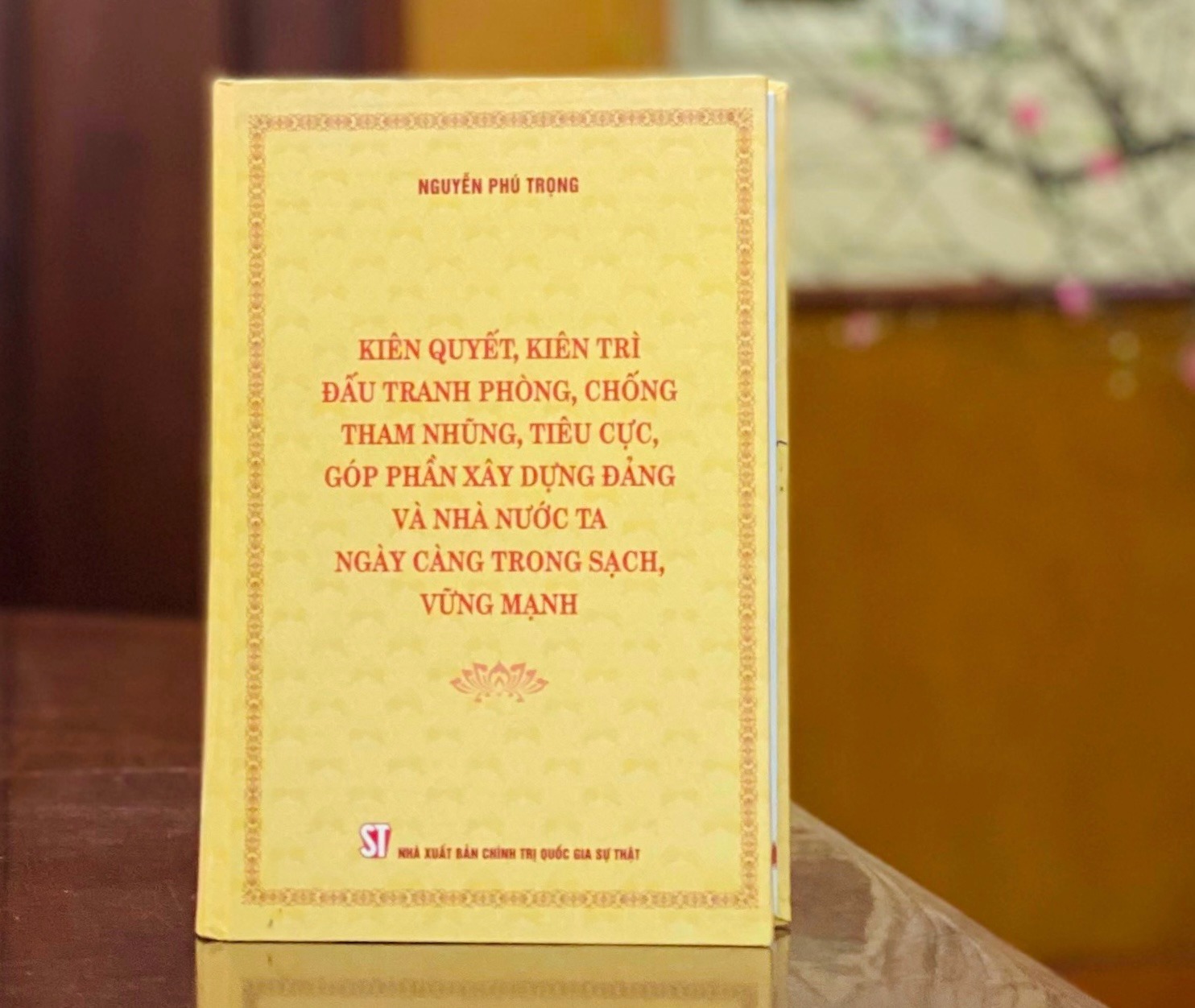 Cuốn s&amp;aacute;ch về đấu tranh ph&amp;ograve;ng, chống tham nhũng ra mắt v&amp;agrave;o dịp kỷ niệm 93 năm Ng&amp;agrave;y th&amp;agrave;nh lập Đảng Cộng sản Việt Nam (3.2.1930 - 3.2.2023)