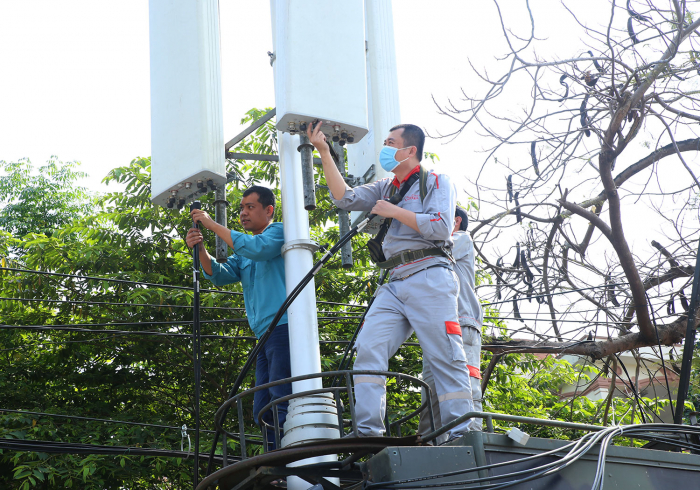 Nh&amp;acirc;n vi&amp;ecirc;n Viettel Ph&amp;uacute; Thọ kiểm tra vận h&amp;agrave;nh c&amp;aacute;c trạm ph&amp;aacute;t s&amp;oacute;ng lưu động