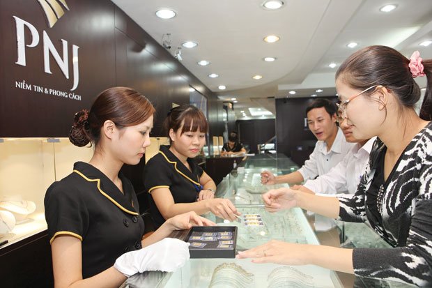 V&amp;agrave;ng bạc đ&amp;aacute; qu&amp;yacute; Ph&amp;uacute; Nhuận - PNJ lu&amp;acirc;n chuyển vị tr&amp;iacute; nhiều nh&amp;acirc;n sự cấp cao