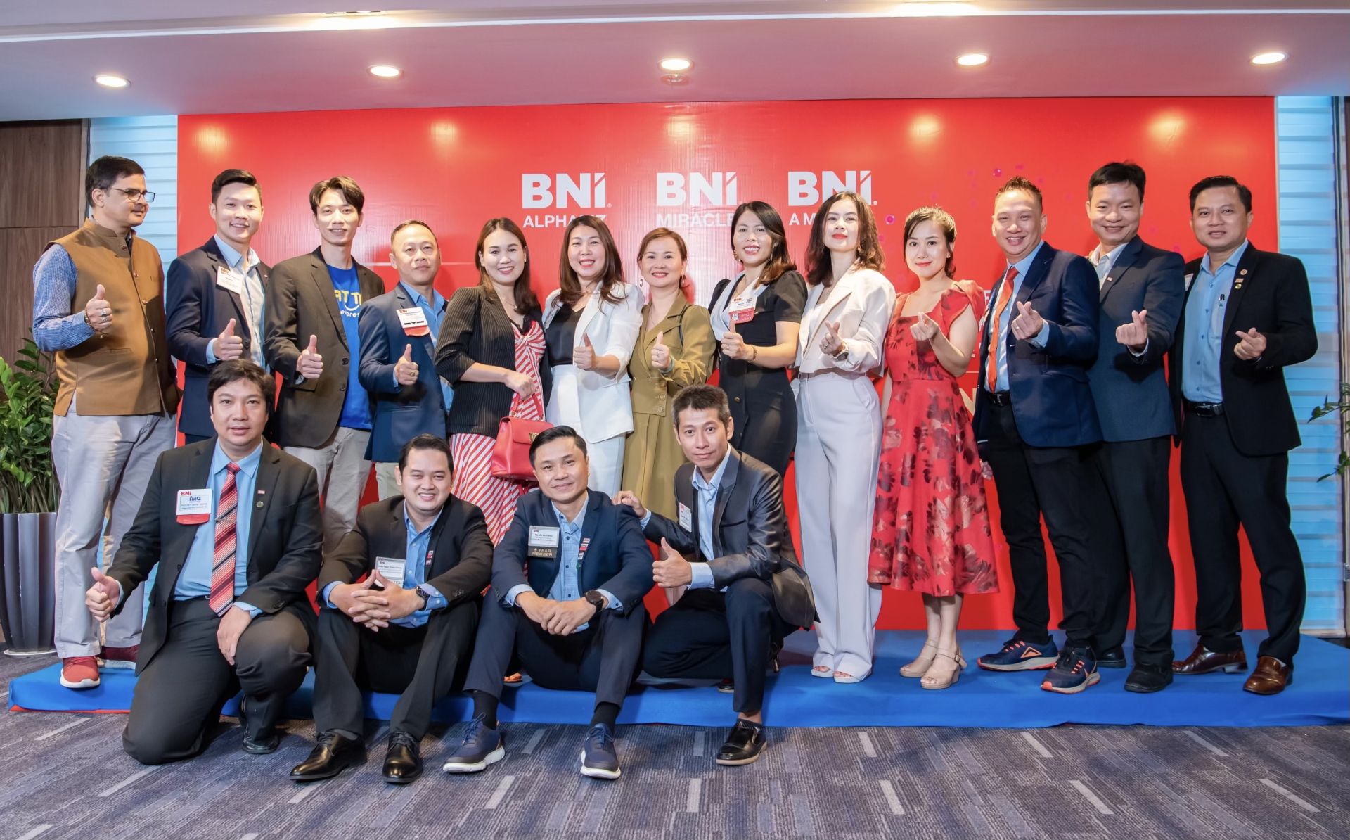 Chủ Tịch v&amp;agrave; th&amp;agrave;nh vi&amp;ecirc;n BNI AlphaBiz Chapter