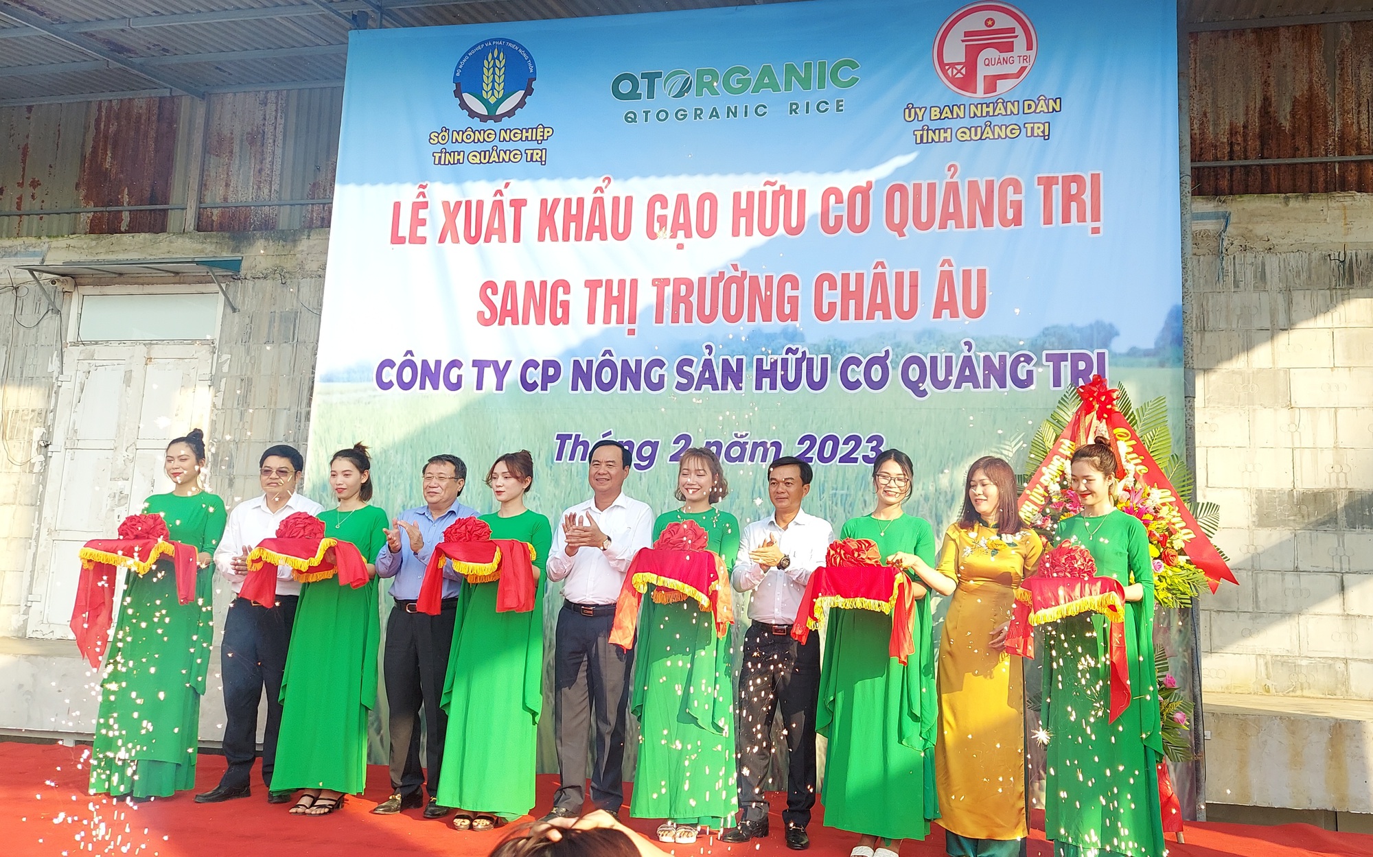 Xuất khẩu 15 tấn gạo hữu cơ Quảng Trị sang Ch&amp;acirc;u &amp;Acirc;u - Ảnh 1.