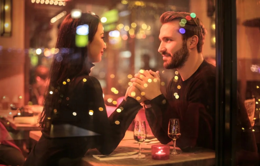 C&amp;aacute;ch t&amp;aacute;n tỉnh m&amp;agrave; ChatGPT gợi &amp;yacute; thường qu&amp;aacute; d&amp;agrave;i d&amp;ograve;ng v&amp;agrave; kh&amp;ocirc;ng mang t&amp;iacute;nh c&amp;aacute; nh&amp;acirc;n. Trong khi đ&amp;oacute;, chuyện kết đ&amp;ocirc;i với một người đ&amp;ograve;i hỏi cảm x&amp;uacute;c thực